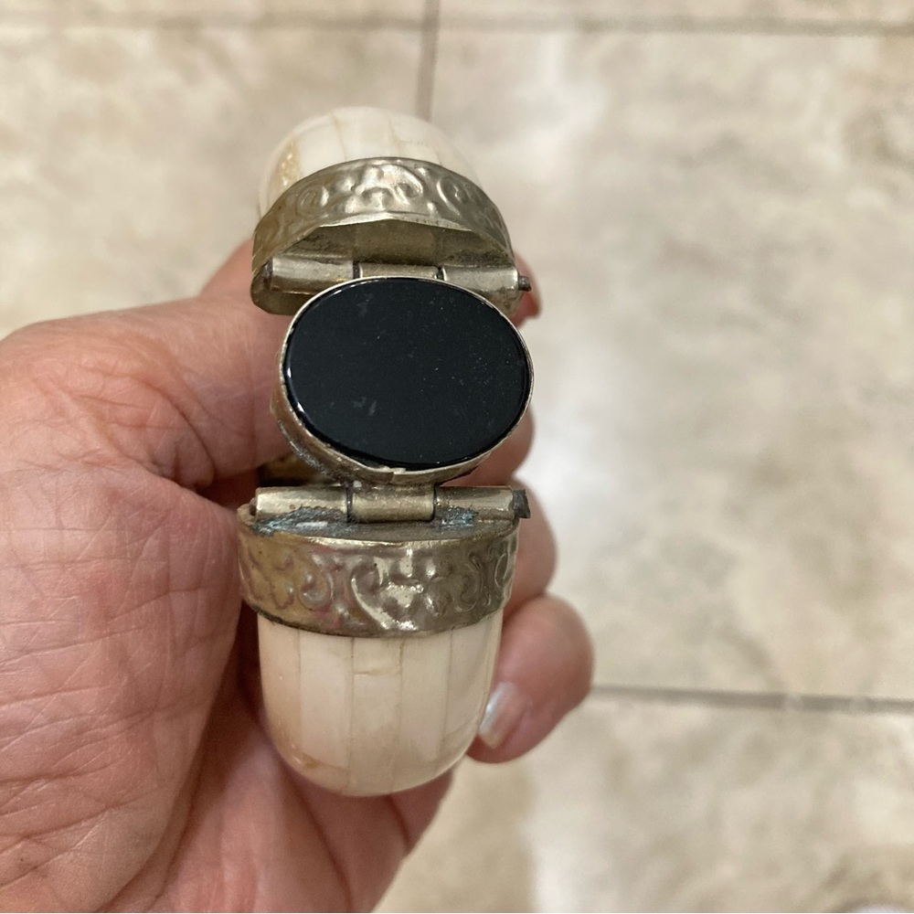 Vintage Bone/Onyx Bracelet